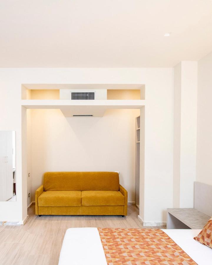 Doride Suites Boutique Hotel マリーナ・ディ・カッラーラ エクステリア 写真