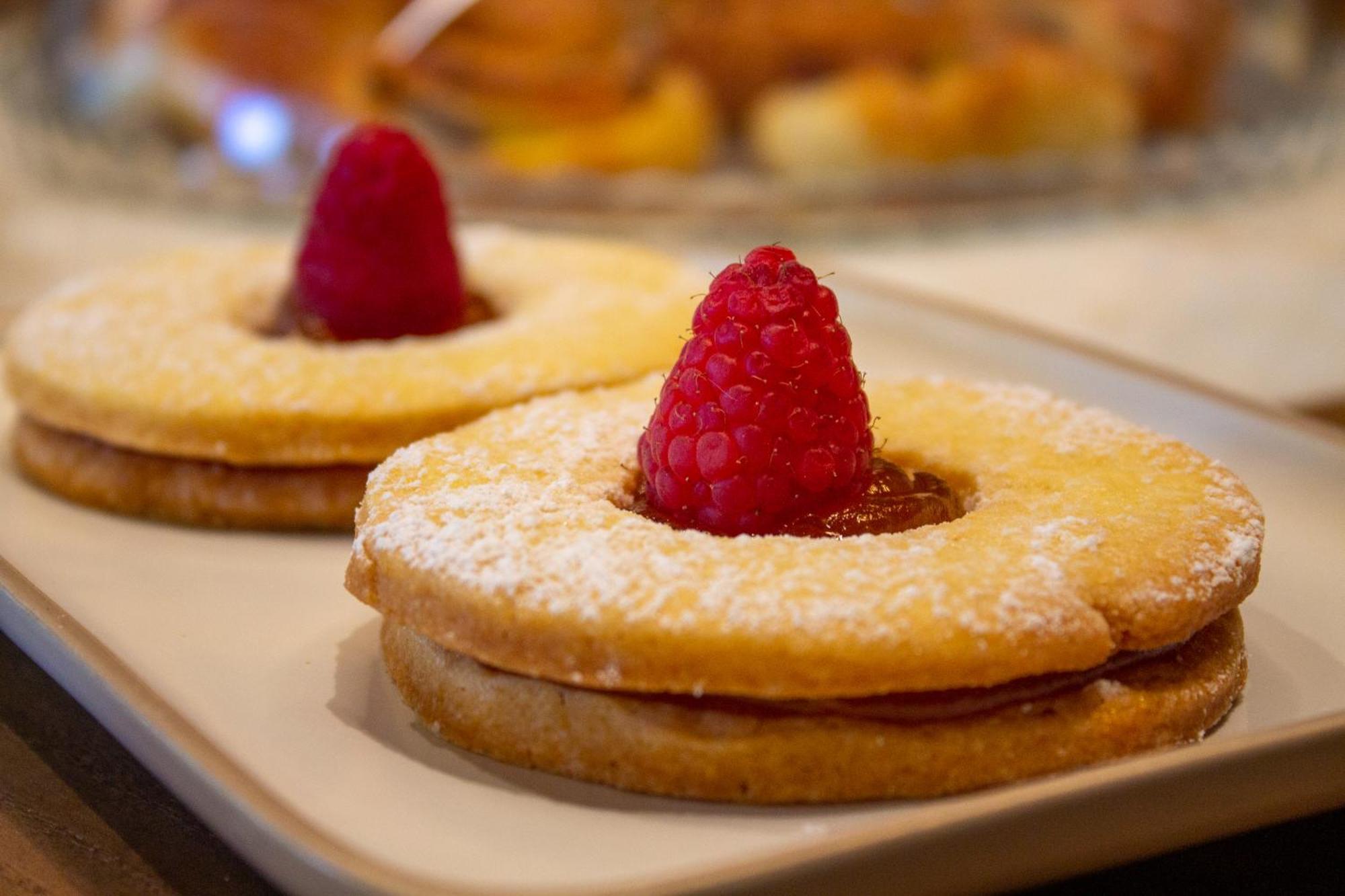 Doride Suites Boutique Hotel マリーナ・ディ・カッラーラ エクステリア 写真