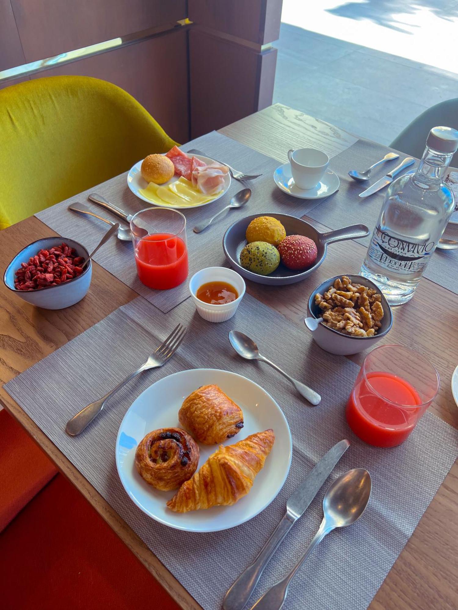 Doride Suites Boutique Hotel マリーナ・ディ・カッラーラ エクステリア 写真