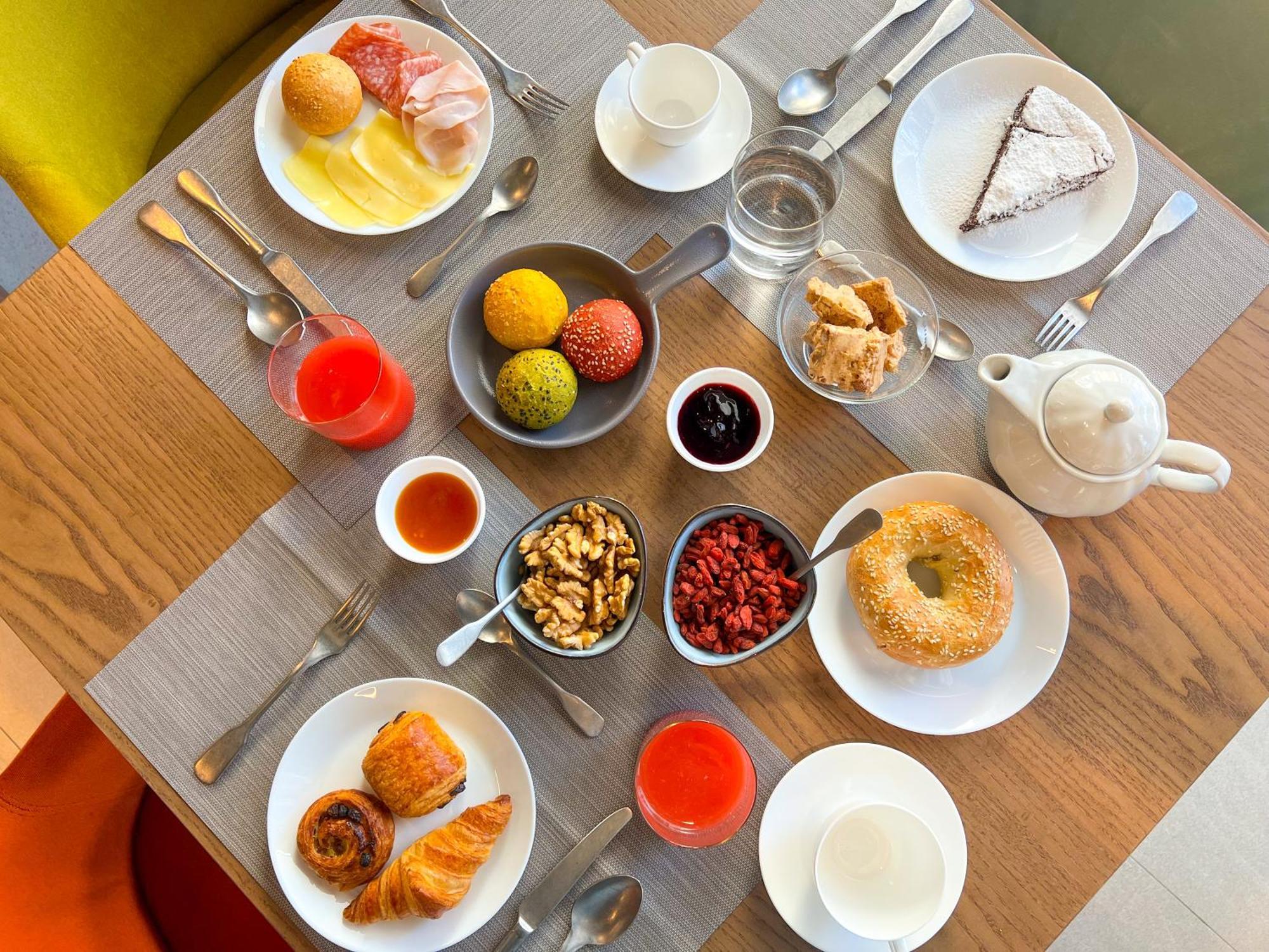 Doride Suites Boutique Hotel マリーナ・ディ・カッラーラ エクステリア 写真