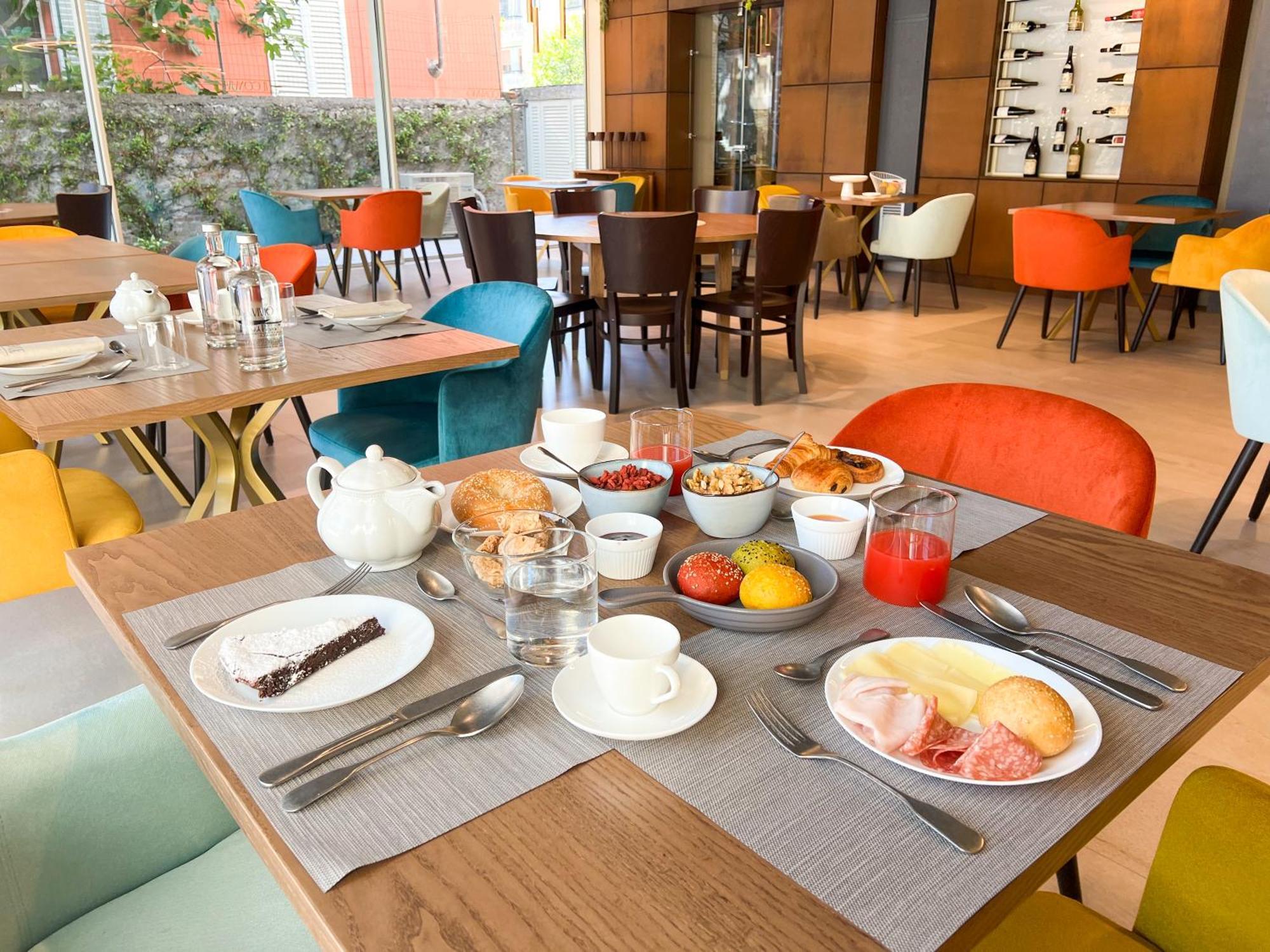 Doride Suites Boutique Hotel マリーナ・ディ・カッラーラ エクステリア 写真