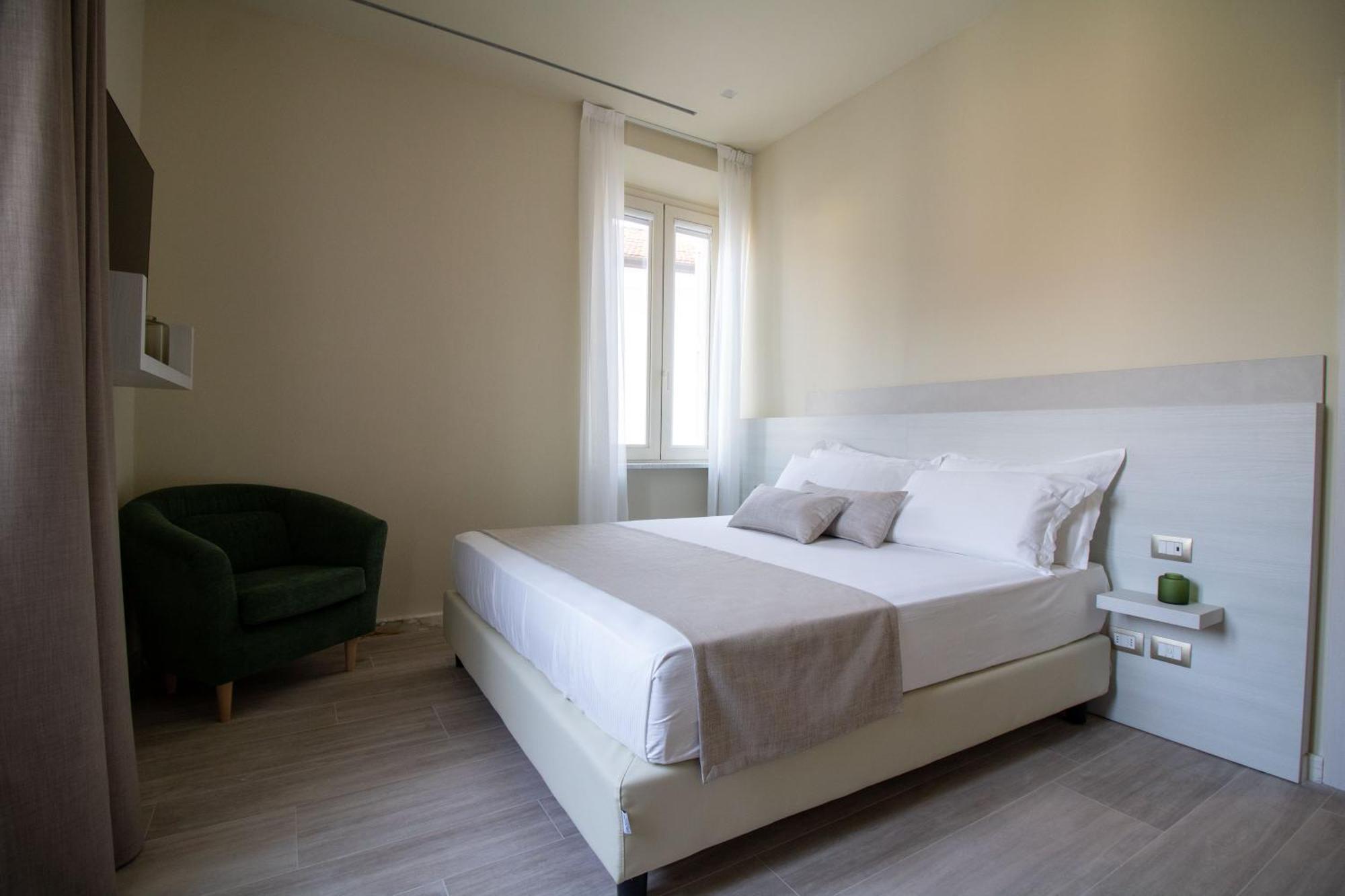 Doride Suites Boutique Hotel マリーナ・ディ・カッラーラ エクステリア 写真